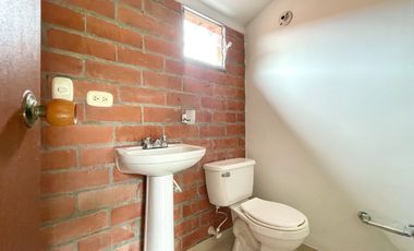 Extraordinaria casa en la Villa Olímpica Conjunto Residencial. Villa Olimpica. Pereira - Colombia.