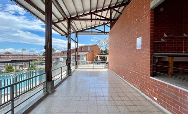 Extraordinaria casa en la Villa Olímpica Conjunto Residencial. Villa Olimpica. Pereira - Colombia.