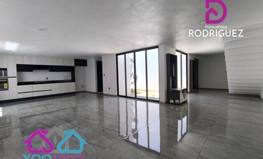 CASA EN VENTA CON JARDIN INTERIOR, EN ESQUINA. PACHUQUILLA, HGO.
