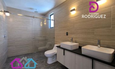 CASA EN VENTA CON JARDIN INTERIOR, EN ESQUINA. PACHUQUILLA, HGO.