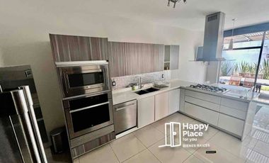 Renta Casa Amueblada Hacienda de las Palmas, Interlomas con  terraza y jardín privado