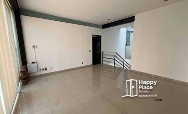 Renta Casa Amueblada Hacienda de las Palmas, Interlomas con  terraza y jardín privado