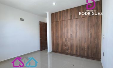 Casa nueva en Fraccionamiento Explanda Sur con recamara en planta baja