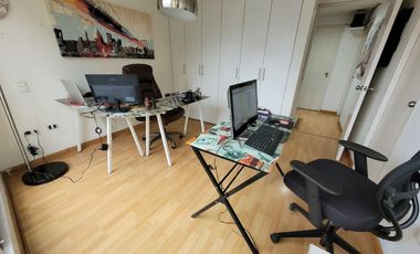 Se vende lindo Triplex en Santiago de Surco – Frente a Parque–  Calle Pedro de Candia cdra. 1