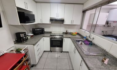 Se vende lindo Triplex en Santiago de Surco – Frente a Parque–  Calle Pedro de Candia cdra. 1