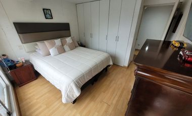 Se vende lindo Triplex en Santiago de Surco – Frente a Parque–  Calle Pedro de Candia cdra. 1