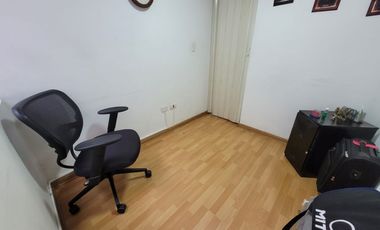 Se vende lindo Triplex en Santiago de Surco – Frente a Parque–  Calle Pedro de Candia cdra. 1