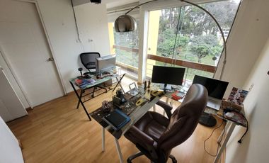 Se vende lindo Triplex en Santiago de Surco – Frente a Parque–  Calle Pedro de Candia cdra. 1