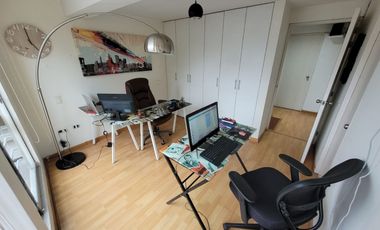 Se vende lindo Triplex en Santiago de Surco – Frente a Parque–  Calle Pedro de Candia cdra. 1