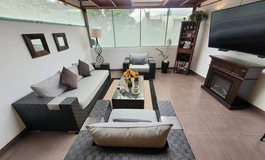 Se vende lindo Triplex en Santiago de Surco – Frente a Parque–  Calle Pedro de Candia cdra. 1