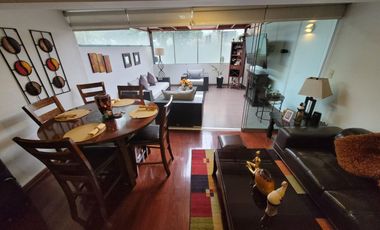 Se vende lindo Triplex en Santiago de Surco – Frente a Parque–  Calle Pedro de Candia cdra. 1