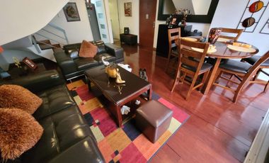 Se vende lindo Triplex en Santiago de Surco – Frente a Parque–  Calle Pedro de Candia cdra. 1