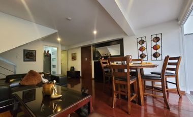 Se vende lindo Triplex en Santiago de Surco – Frente a Parque–  Calle Pedro de Candia cdra. 1