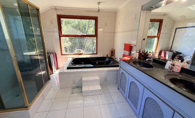 Espectacular Casa Con Hermosa Vista, Cercano A Los Trapenses