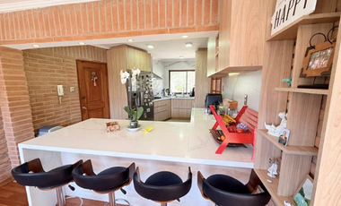 Espectacular Casa Con Hermosa Vista, Cercano A Los Trapenses