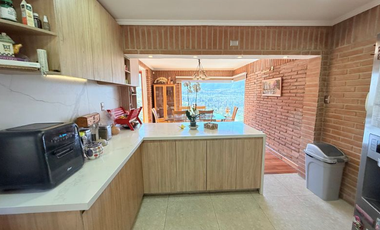 Espectacular Casa Con Hermosa Vista, Cercano A Los Trapenses