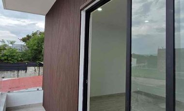 Casa en venta dentro de Residencial privado Royal Campestre