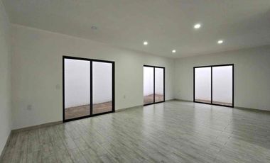 Casa en venta dentro de Residencial privado Royal Campestre