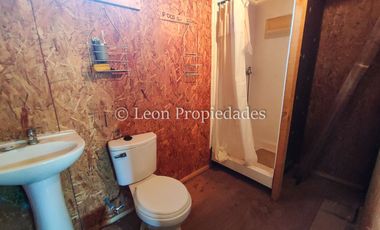 Leon Propiedades vende sitio con 3 casas a orillas de Ruta 68