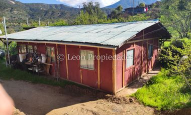 Leon Propiedades vende sitio con 3 casas a orillas de Ruta 68