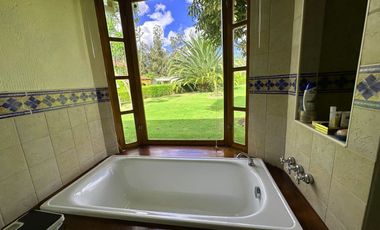 HERMOSA CASA RÚSTICA DE VENTA EN TUMBACO!!  UNA SOLA PLANTA!!