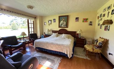 HERMOSA CASA RÚSTICA DE VENTA EN TUMBACO!!  UNA SOLA PLANTA!!