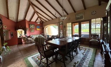 HERMOSA CASA RÚSTICA DE VENTA EN TUMBACO!!  UNA SOLA PLANTA!!