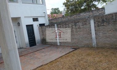 Casa en PH amplia superficie y buen diseño