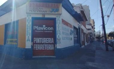 LOCAL ES ESQUINA CASEROS