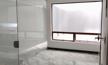 VENDO OFICINA CENTRO EMPRESARIAL NOVOCENTER