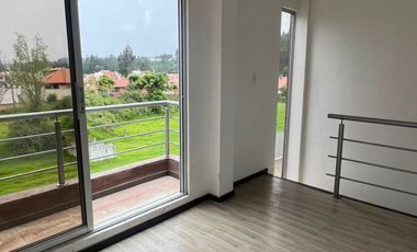 Venta de una Casa en Cuenca, sector de San Miguel en Ochoa León, Urbanización Portales del Machángara.