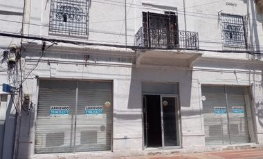 LOCAL EN CENTRO SANTA MARTA