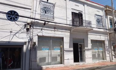 LOCAL EN CENTRO SANTA MARTA