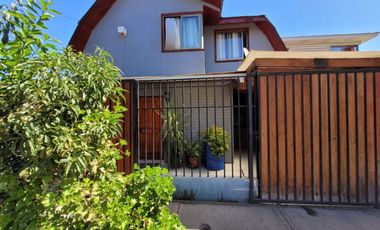 Gran Casa en Villa Los Poetas, Maipu