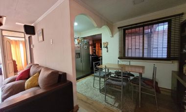 Gran Casa en Villa Los Poetas, Maipu