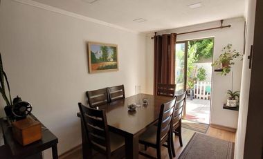 Gran Casa en Villa Los Poetas, Maipu