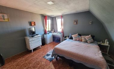 Gran Casa en Villa Los Poetas, Maipu