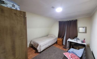 Gran Casa en Villa Los Poetas, Maipu