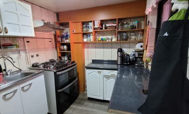 Gran Casa en Villa Los Poetas, Maipu