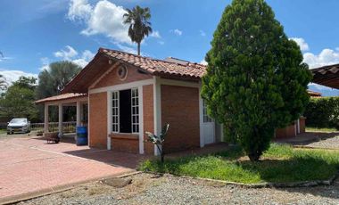 SE ARRIENDA CASA CAMPESTRE EN ARMENIA