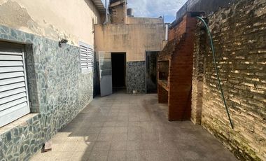 Venta de casa de 2 dormitorios en Barrio Industrial