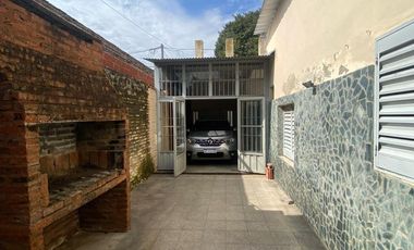 Venta de casa de 2 dormitorios en Barrio Industrial