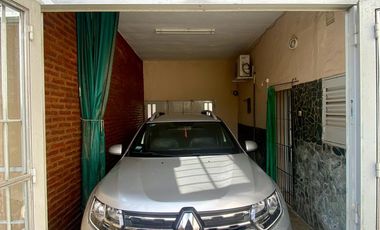 Venta de casa de 2 dormitorios en Barrio Industrial