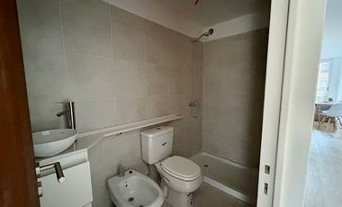 Venta - Departamento 1 dormitorio - Al frente con balcón terraza - A estrenar - Centro - Rosario