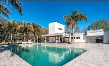 Venta de Casa de 4 dormitorios en Los Raigales-Roldán