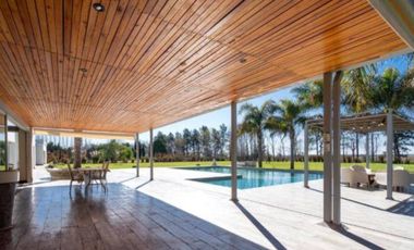 Venta de Casa de 4 dormitorios en Los Raigales-Roldán