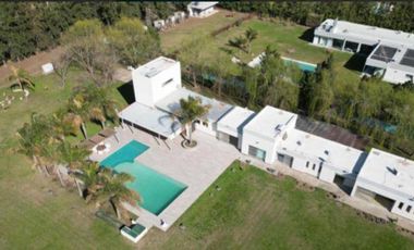 Venta de Casa de 4 dormitorios en Los Raigales-Roldán