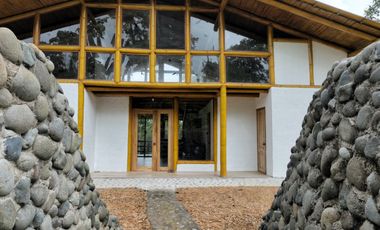 CASA BAMBU CON HECTAREA