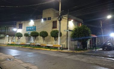 VENDO CASA IDEAL PARA OFICINAS, CONSULTORIOS, ESCUELA O COMO VIVIENDA EN LA ENTRADA A EL FRACCIONAMIENTO IZCALI ECATEPEC SAN CRISTOBAL CENTRO