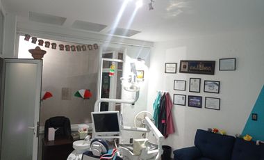VENDO CASA IDEAL PARA OFICINAS, CONSULTORIOS, ESCUELA O COMO VIVIENDA EN LA ENTRADA A EL FRACCIONAMIENTO IZCALI ECATEPEC SAN CRISTOBAL CENTRO
